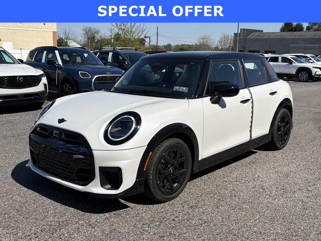2026 MINI 4 Door Iconic