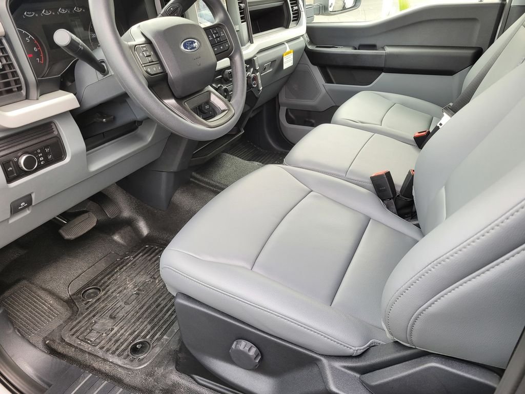 New 2026 Oxford White Ford F-250® XL image 7