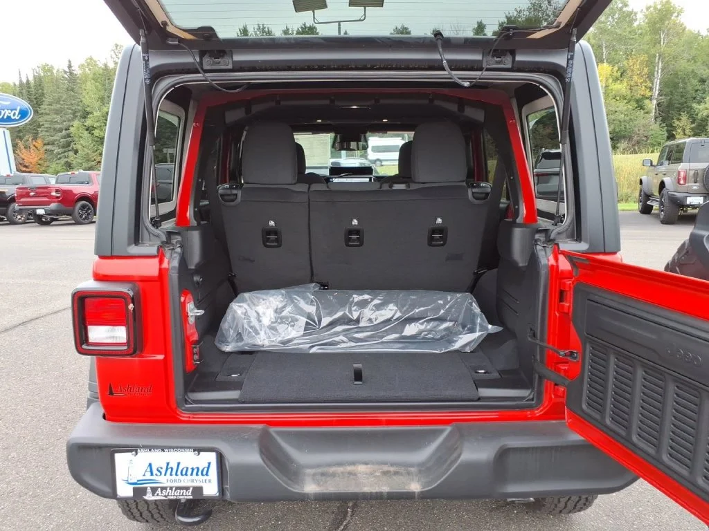 2026 Jeep Wrangler 4-Door Sport RHD - Photo 12