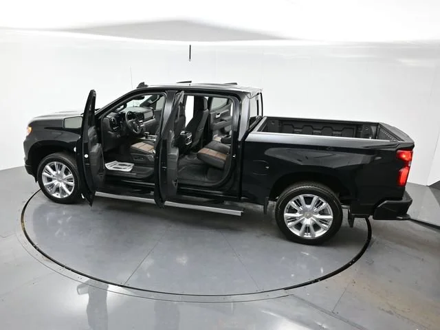 Used 2026 Black Chevrolet High Country image 43