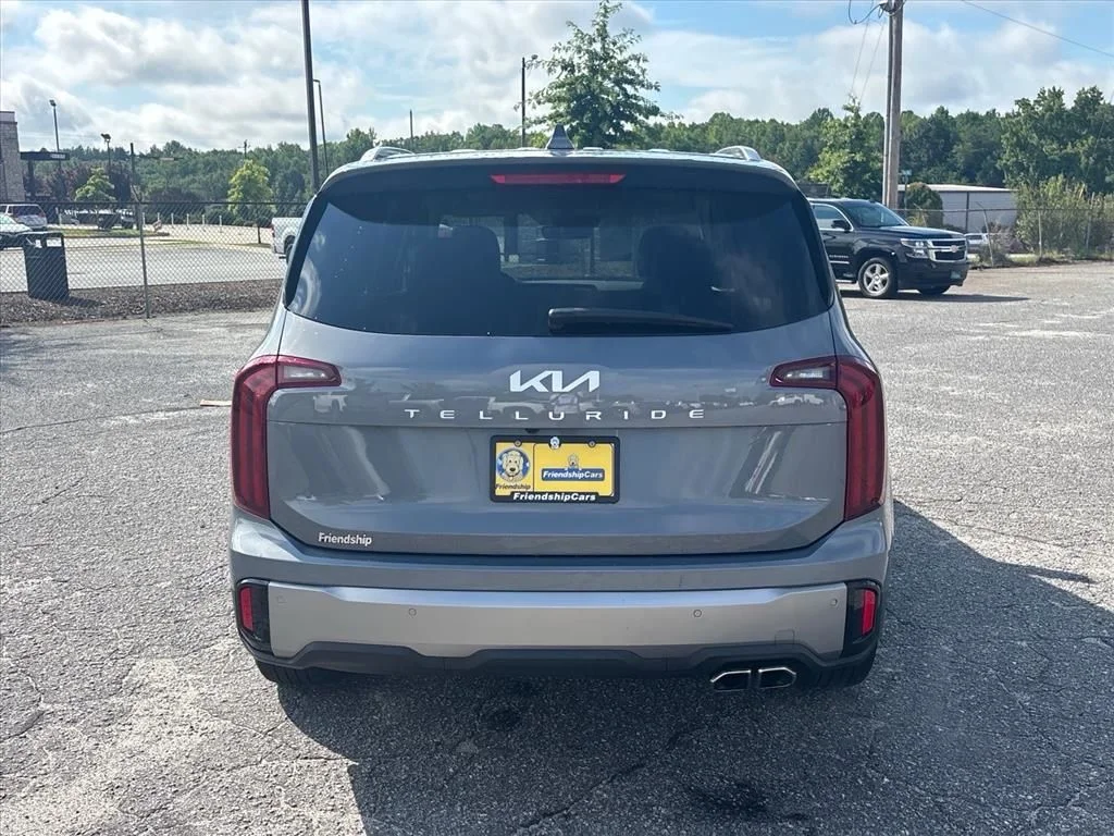 Used 2025 Silver Kia S image 25