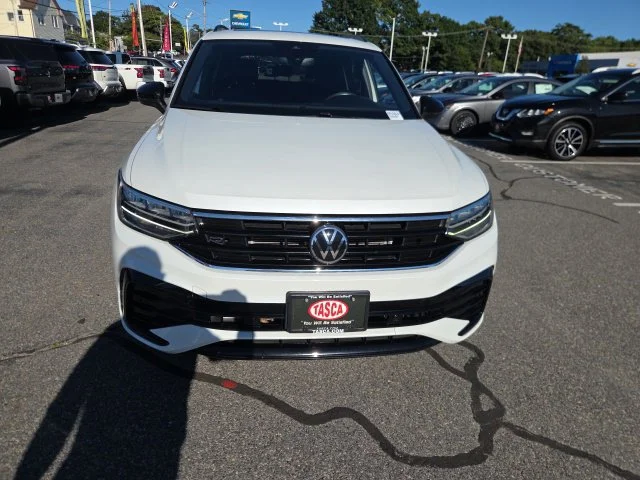 Used 2024 White Volkswagen 2.0T SE R-Line Black image 2