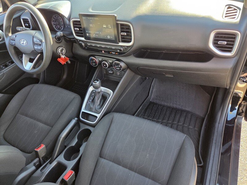 Used 2021 Black Hyundai SE image 20