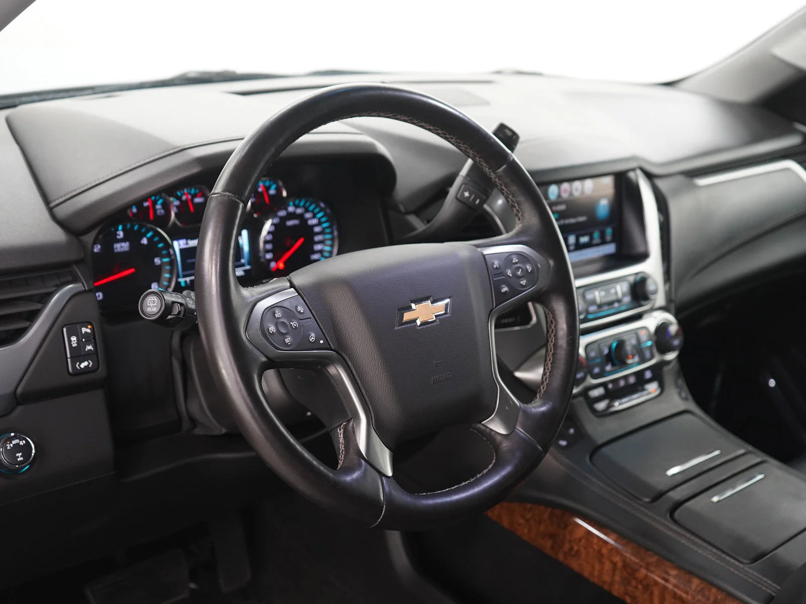 Used 2018 Silver Ice Metallic Chevrolet Premier image 22