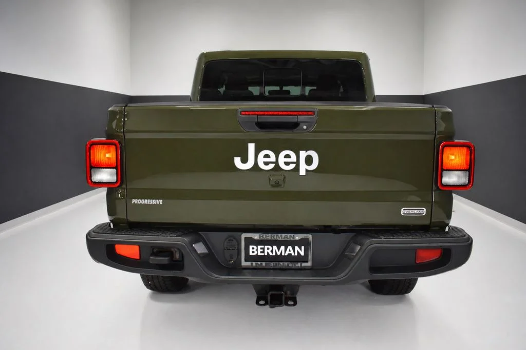 Used 2021 Green Jeep Overland image 9