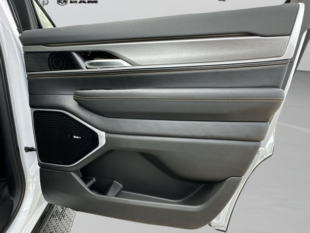 New 2026 Bright White Clearcoat Jeep  image 35