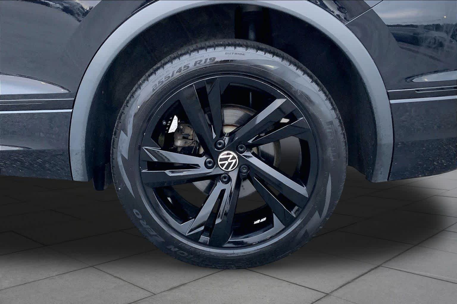 Used 2024 Deep Black Pearl Volkswagen SE R-Line Black image 10