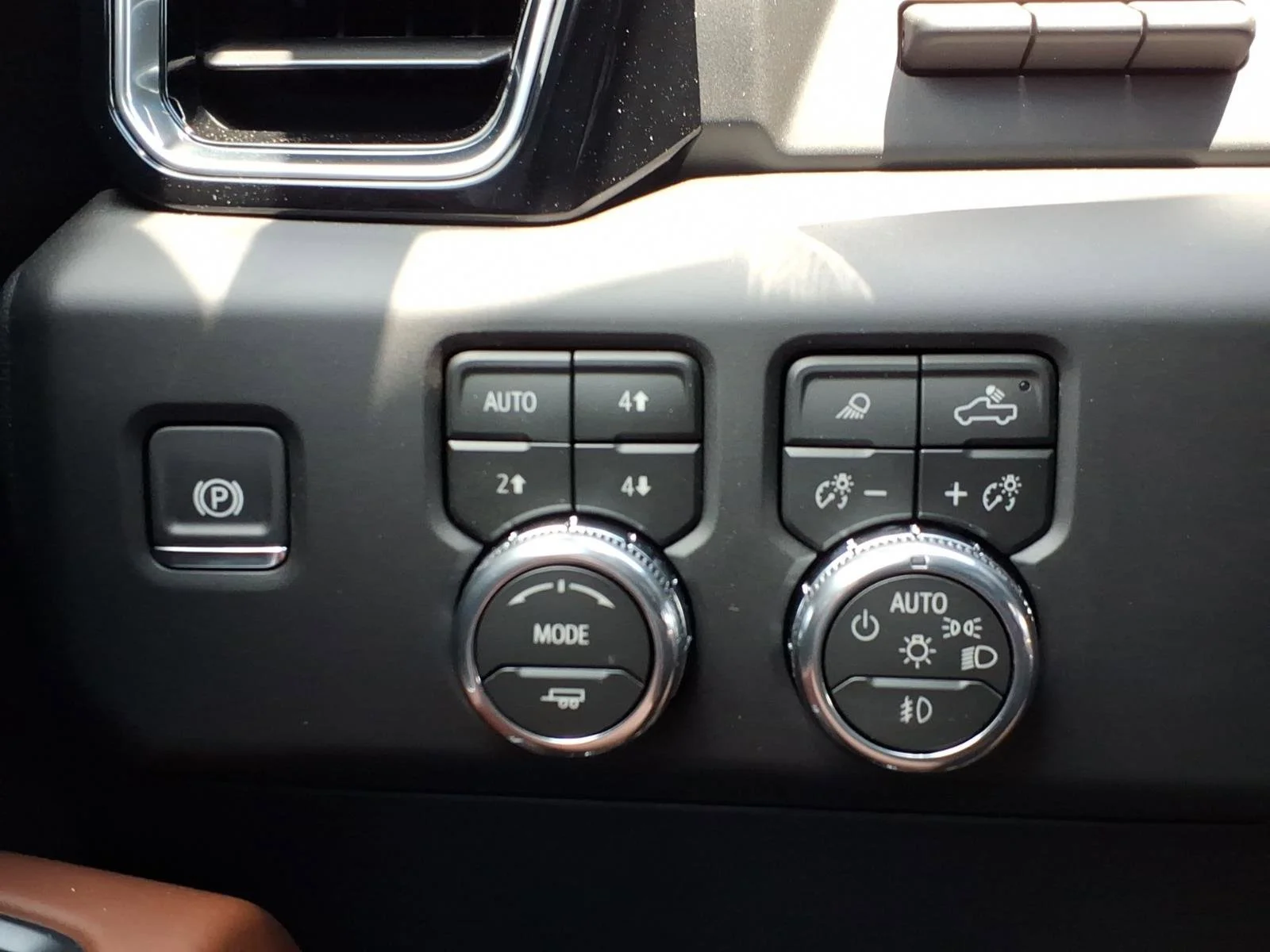 2026 GMC Sierra 3500HD Denali Ultimate - Photo 23
