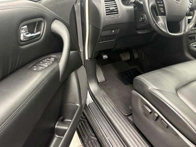 Used 2023 Gray Nissan SV image 13