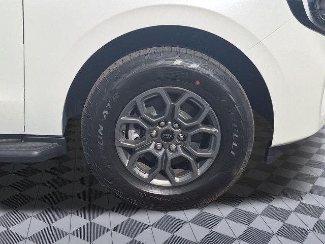 New 2027 Star White Metallic Tri-Coat Ford MAX Active image 33