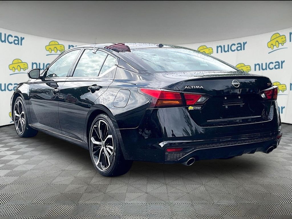 Used 2024 Black Nissan 2.5 SR image 4