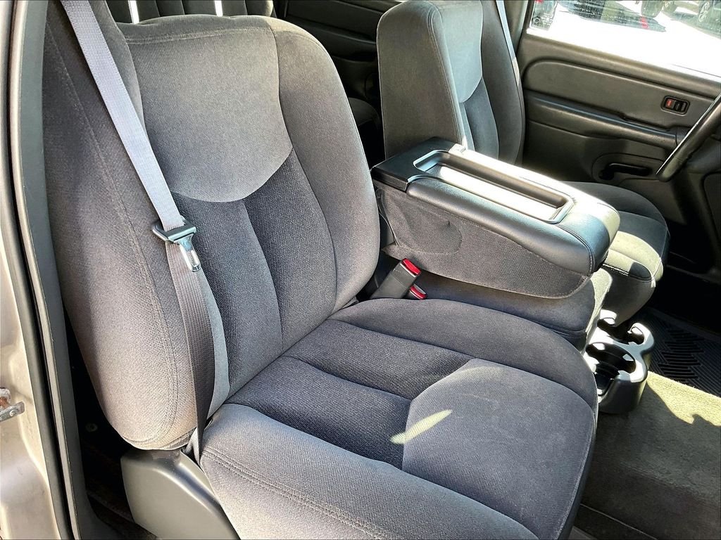 Used 2005 Silver Birch Metallic GMC SLE image 11