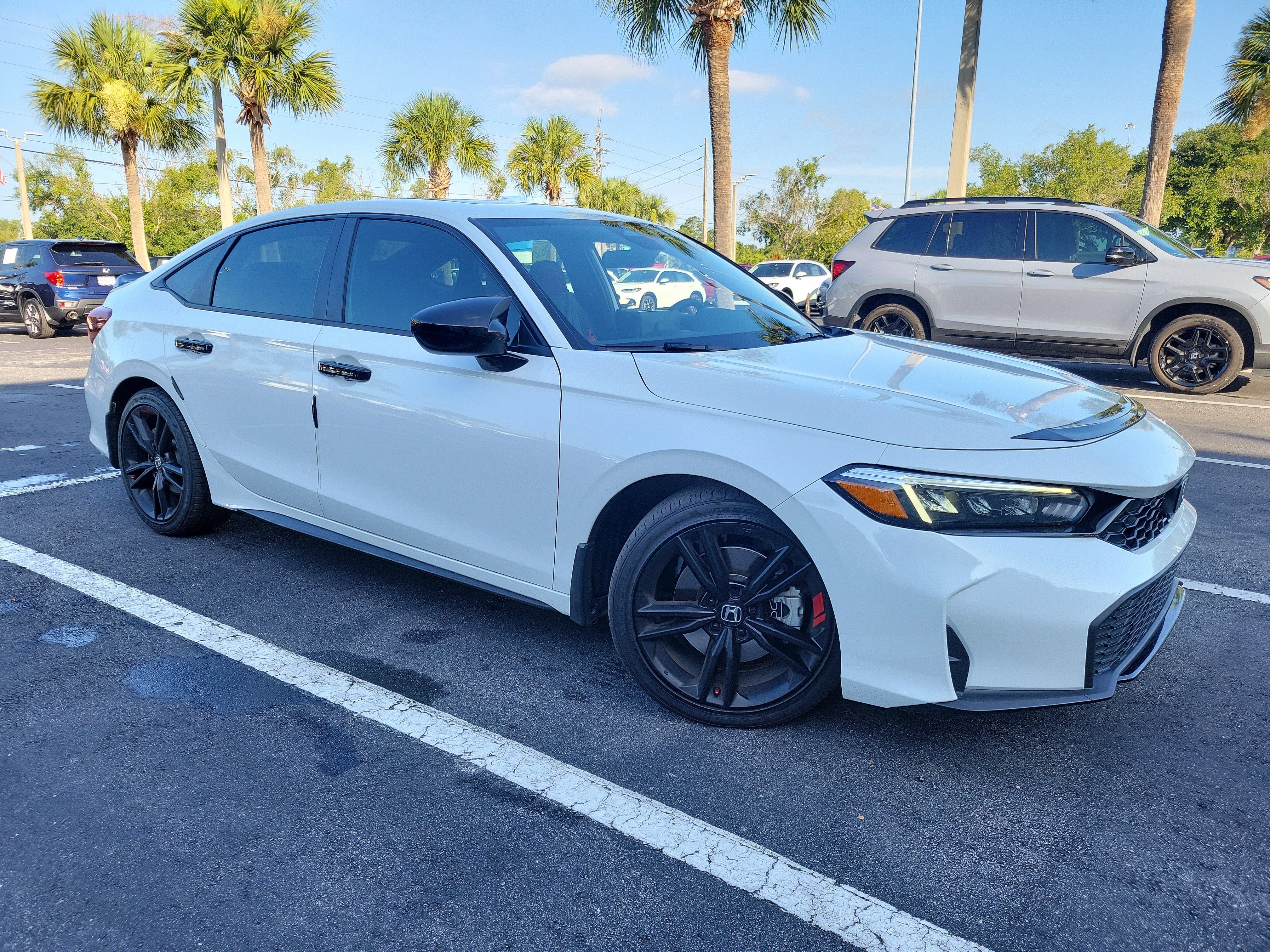 Certified Used 2025 Platinum White Pearl Honda SI image 38