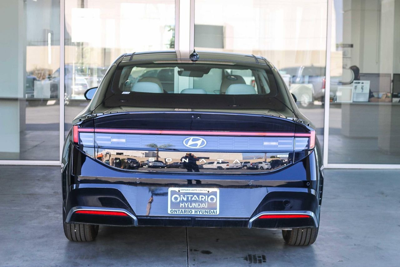 New 2025 Black Hyundai Limited image 7