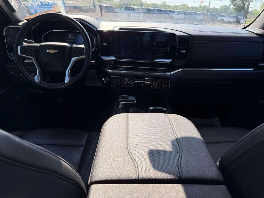 Used 2023 White Chevrolet LTZ image 3