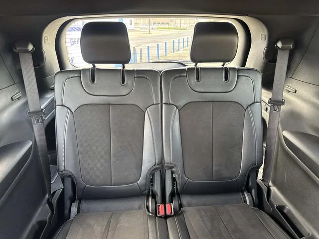 Used 2023 Black Jeep Altitude image 18