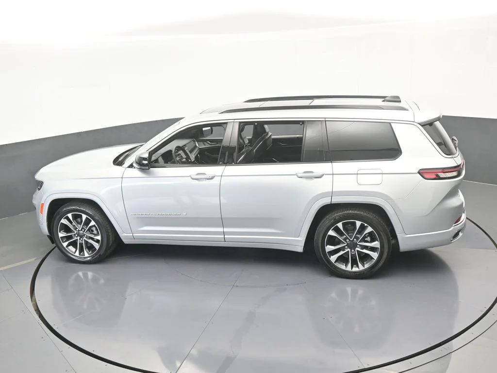 Used 2024 Silver Zynith Jeep Overland image 60