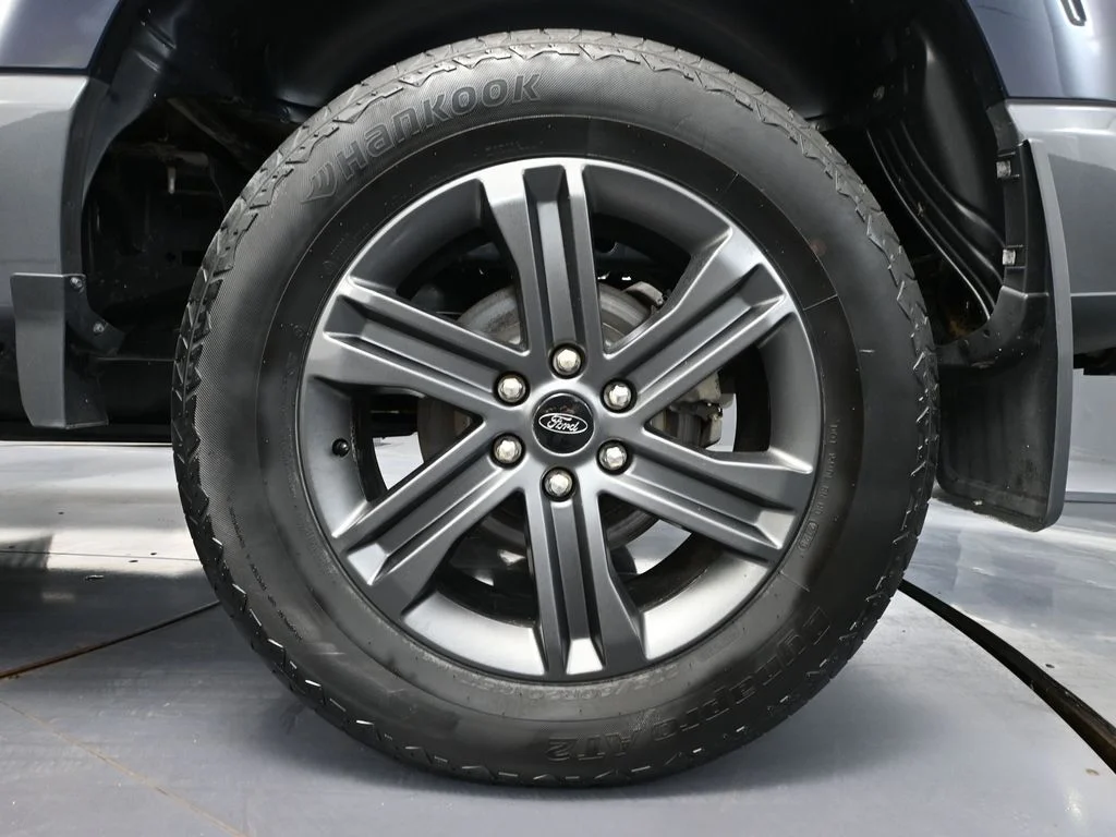 Used 2023 Blue Ford XLT image 16