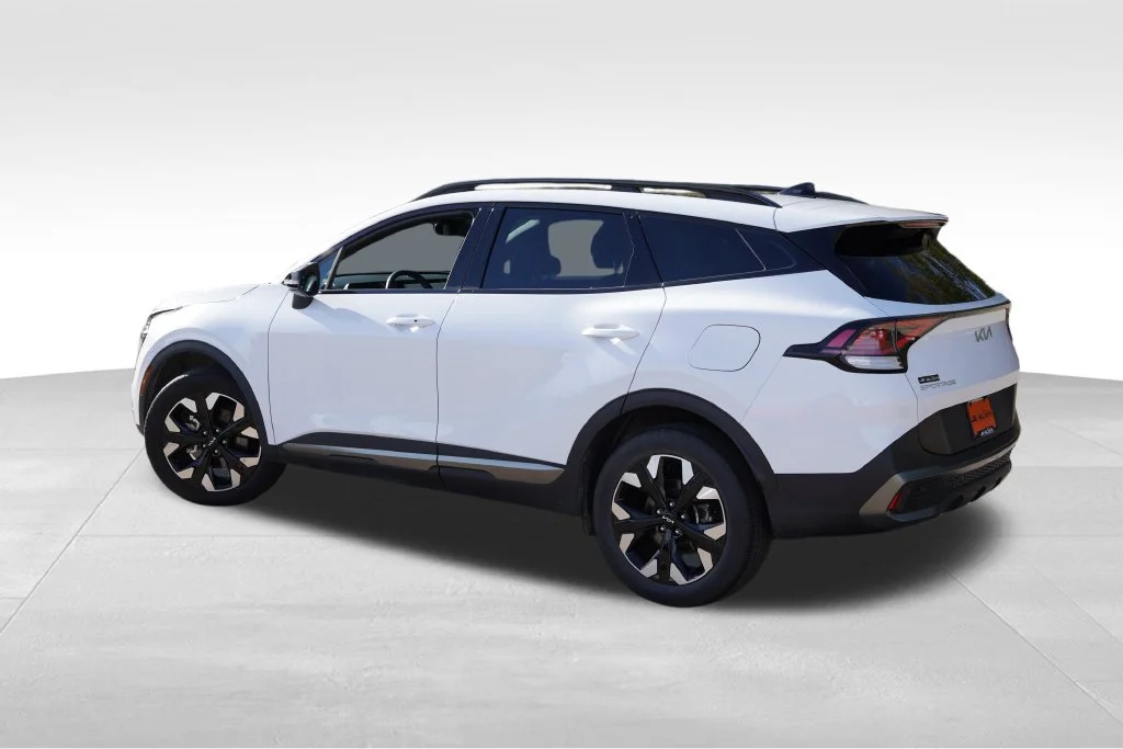 Certified Used 2024 Glacial White Pearl Kia X-Line image 8