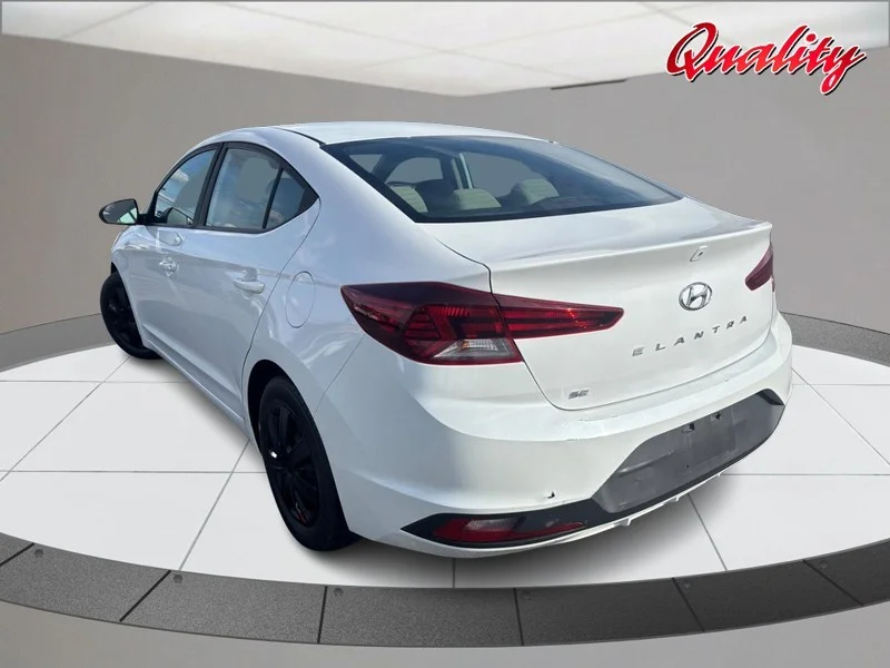 Used 2020 Quartz White Pearl Hyundai SE image 5