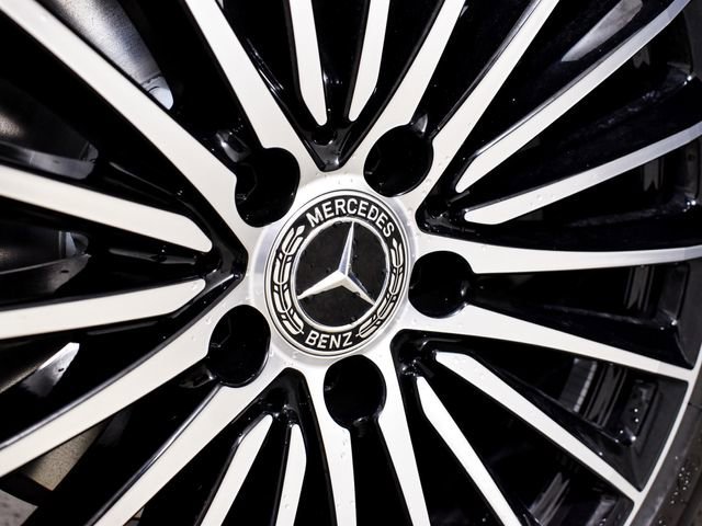 New 2026 Verde Silver Metallic Mercedes-Benz GLC 300 image 57