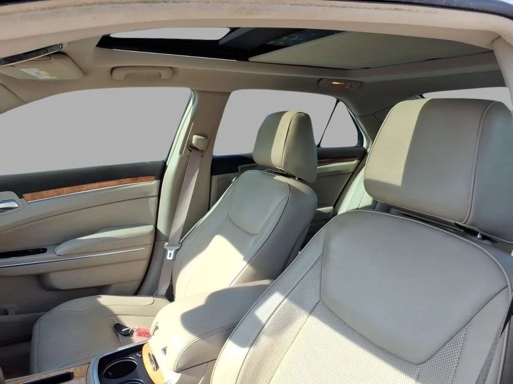 Used 2012 White Chrysler C image 18
