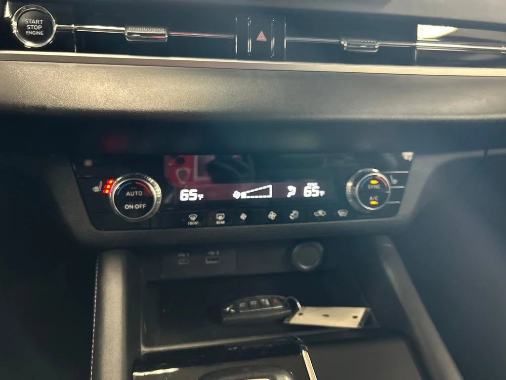 Used 2023  Mitsubishi SE image 17