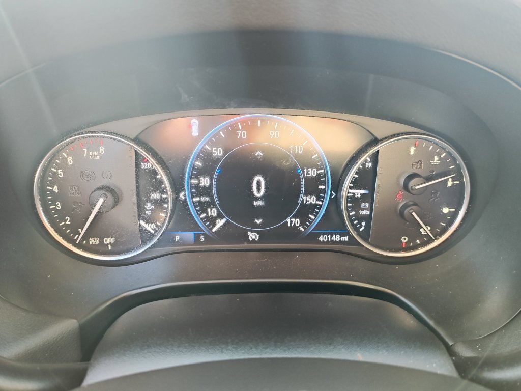 Used 2022 White Buick Avenir image 18