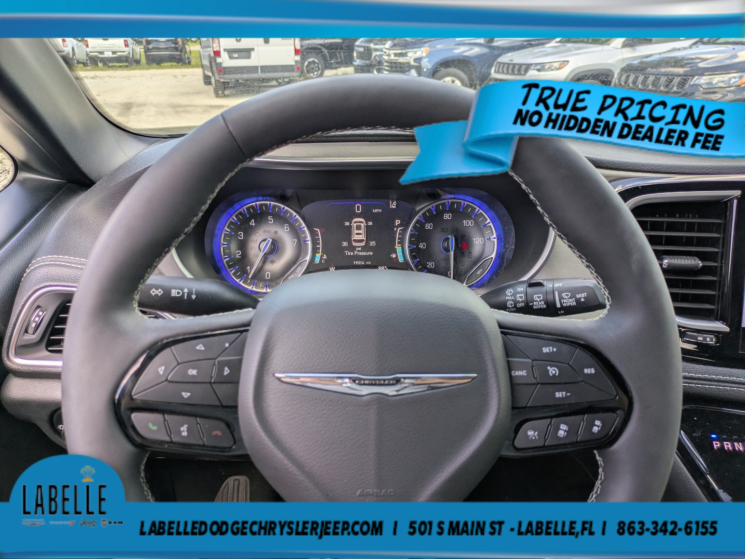 Used 2024 Silver Mist Clearcoat Chrysler Limited image 22