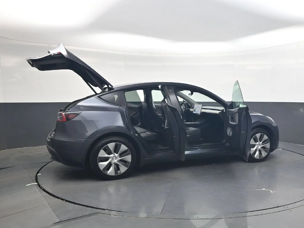 Used 2021 Midnight Silver Metallic Tesla Long Range image 31