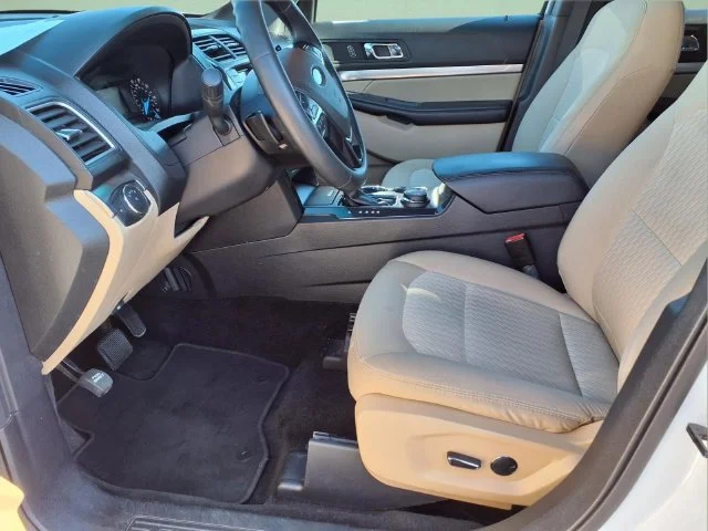 Used 2016 White Ford Base image 15