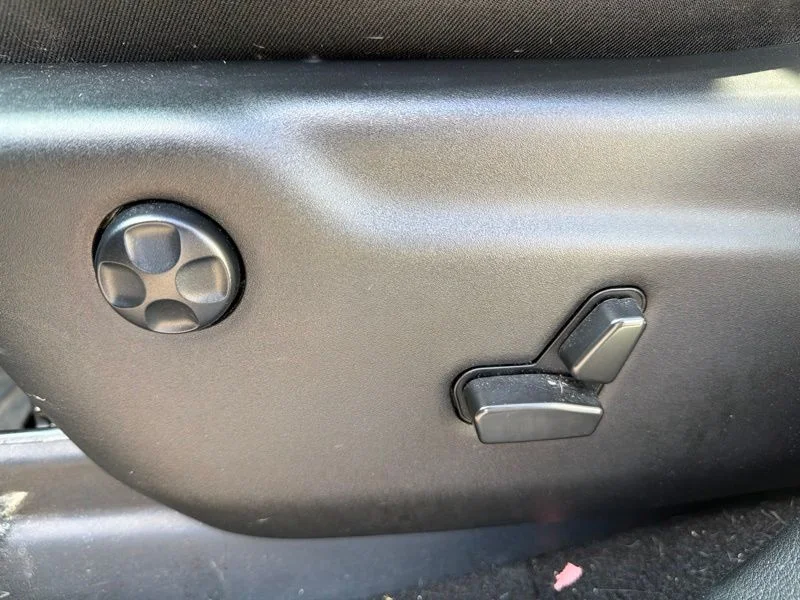 Used 2021 White Jeep Laredo X image 14