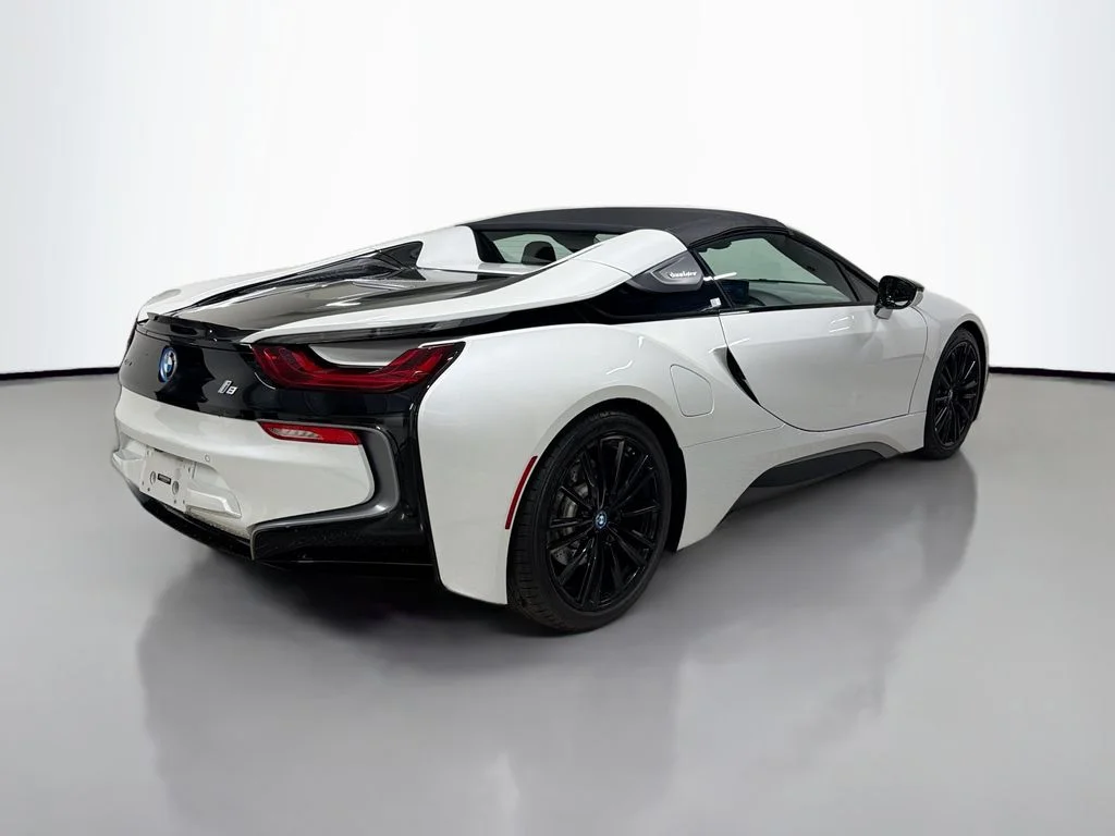 Used 2019 Crystal White Pearl BMW Base image 9