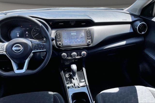 Used 2024 Gray Nissan SV image 6