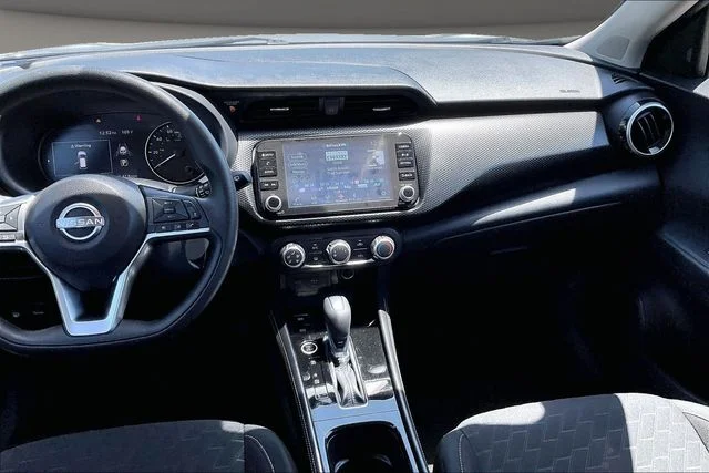 Used 2024 Gray Nissan SV image 6