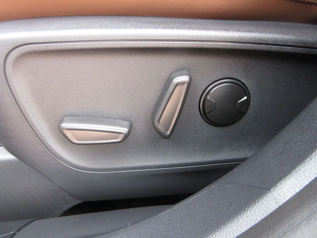 New 2026 Carbonized Gray Metallic Ford Outer Banks image 13