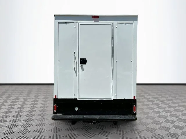 New 2025 Oxford White Ford Base image 5