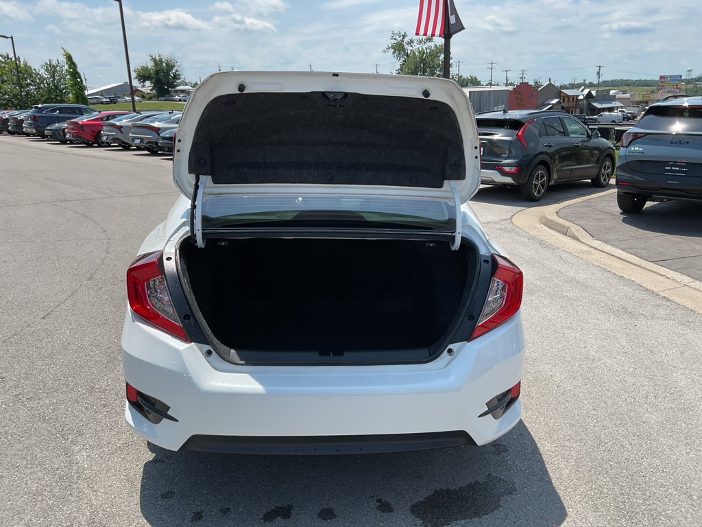 Used 2018 White Orchid Pearl Honda EX image 14