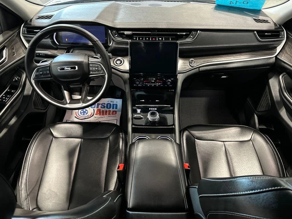 Used 2024 Silver Zynith Jeep Limited image 31