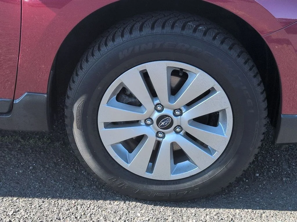 Used 2018 Crimson Red Pearl Subaru 2.5i image 31