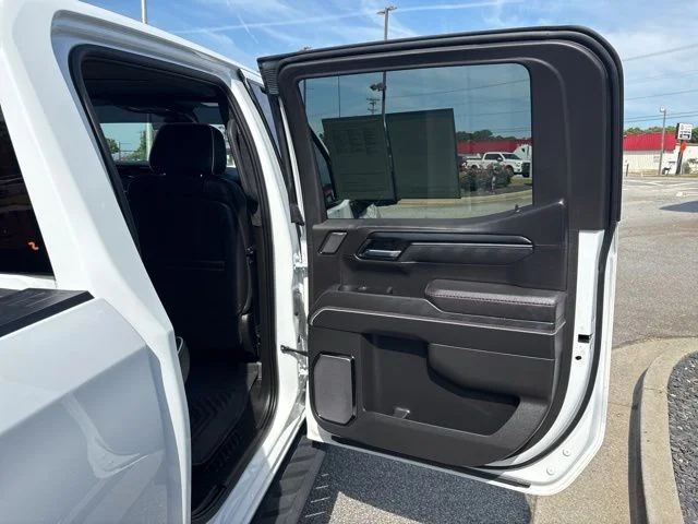 Used 2023 White GMC AT4X image 24
