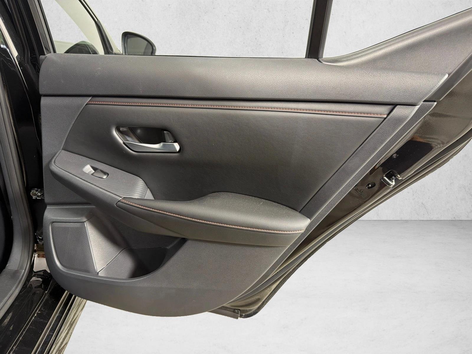 Used 2025 Super Black Nissan SR image 16