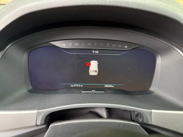 Used 2019 Deep Black Volkswagen SEL Premium image 19