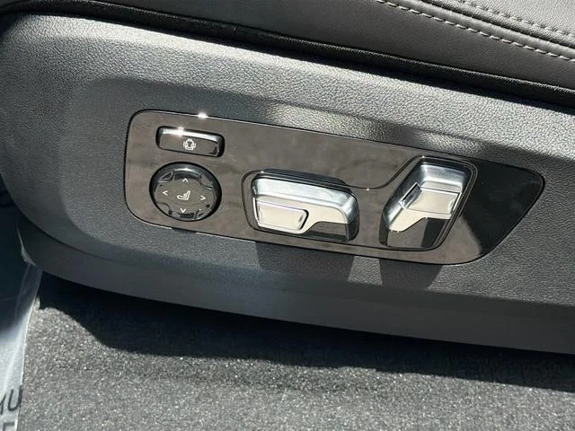 New 2026 Black Sapphire Metallic BMW xDrive40i image 24