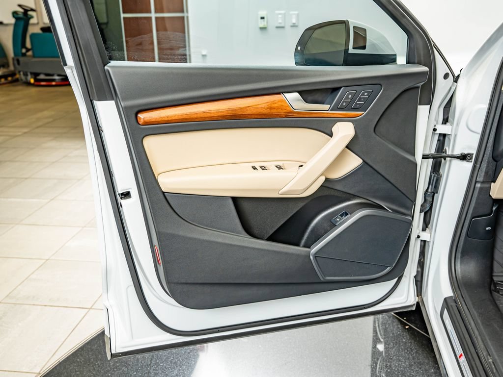 Used 2023 Glacier White Metallic Audi 45 S line Premium image 19