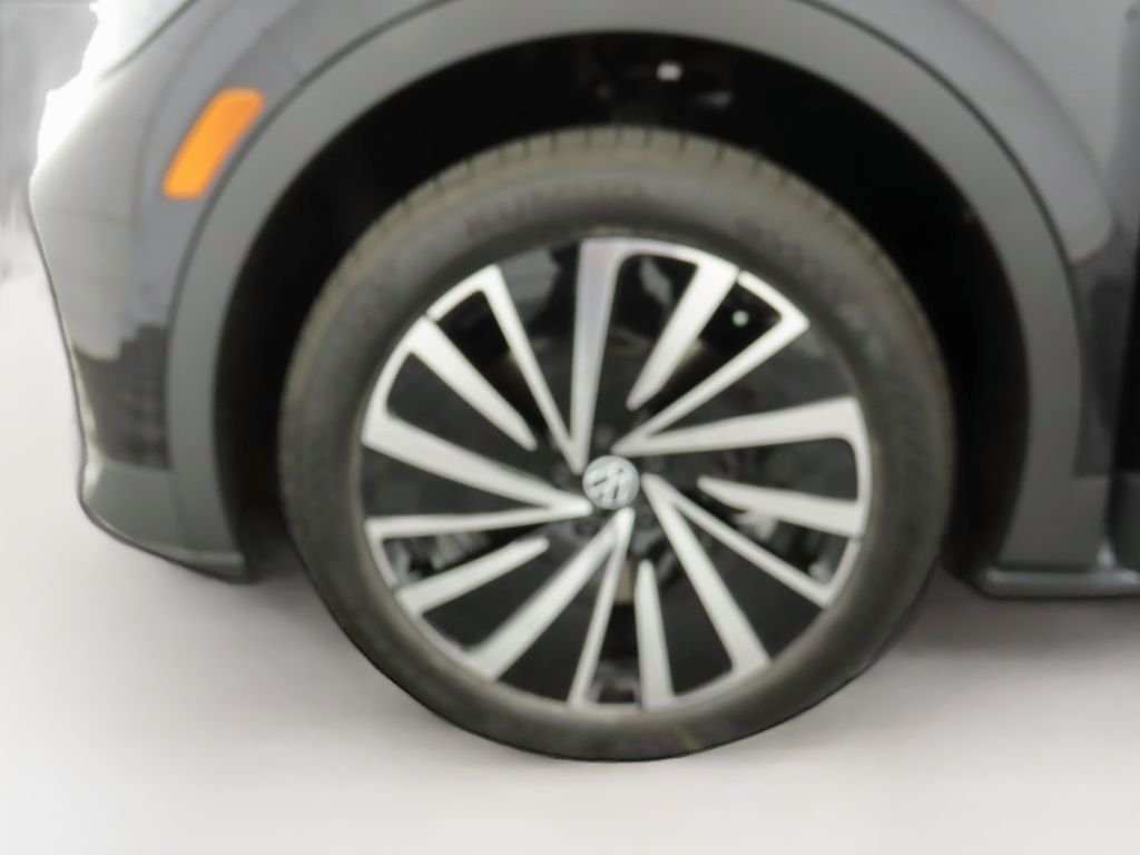 New 2026 Deep Black Pearl Volkswagen Pro image 28