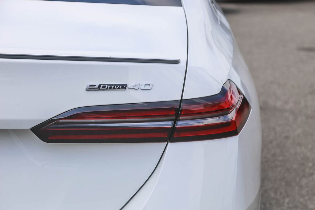 New 2026 Alpine White BMW eDrive40 image 7