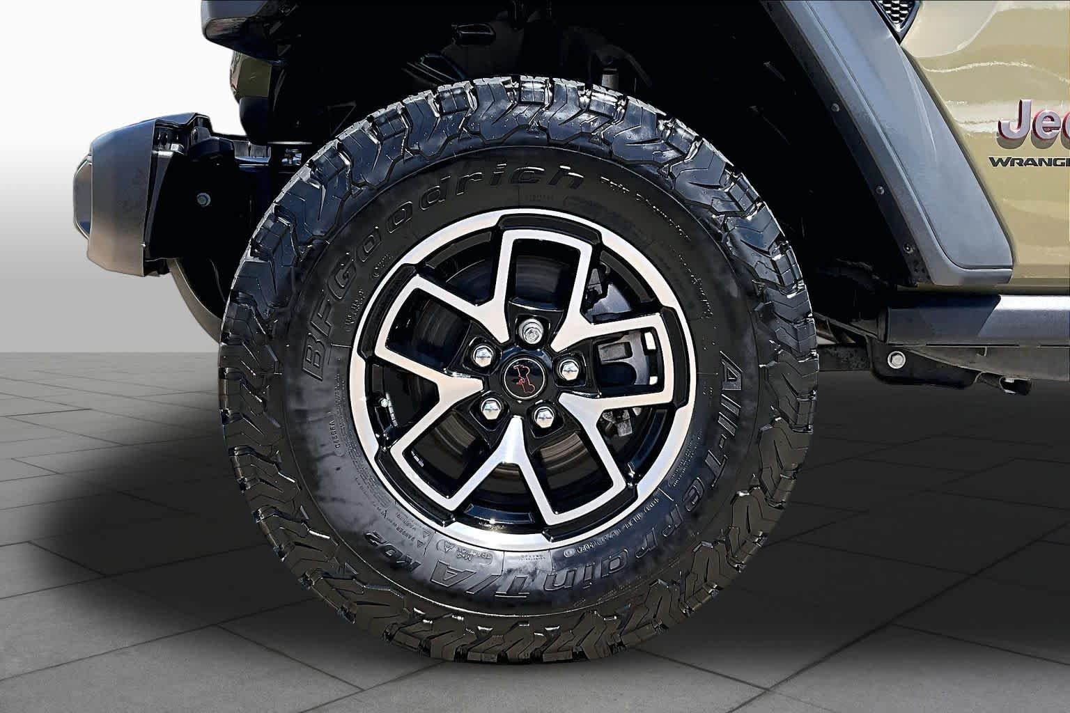 Used 2025 41 Jeep Rubicon image 11