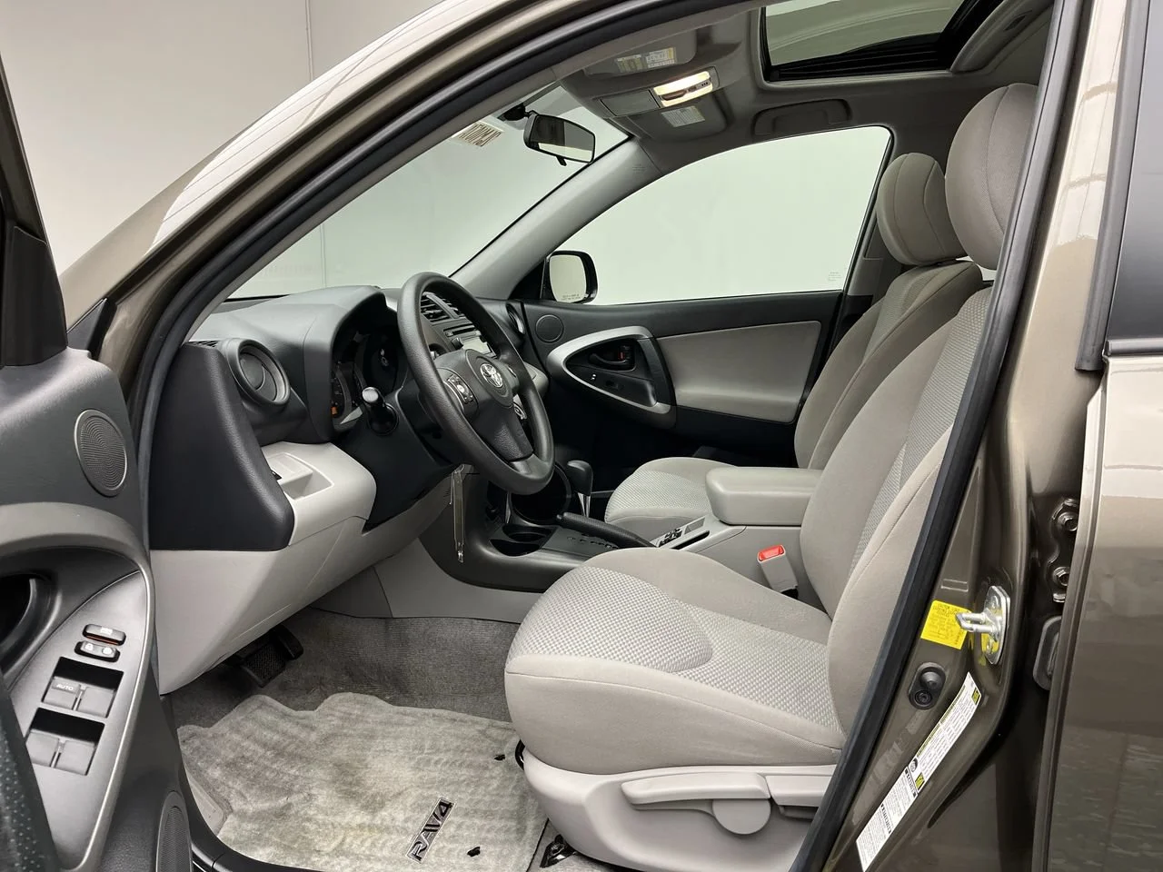 Used 2012  Toyota  image 3