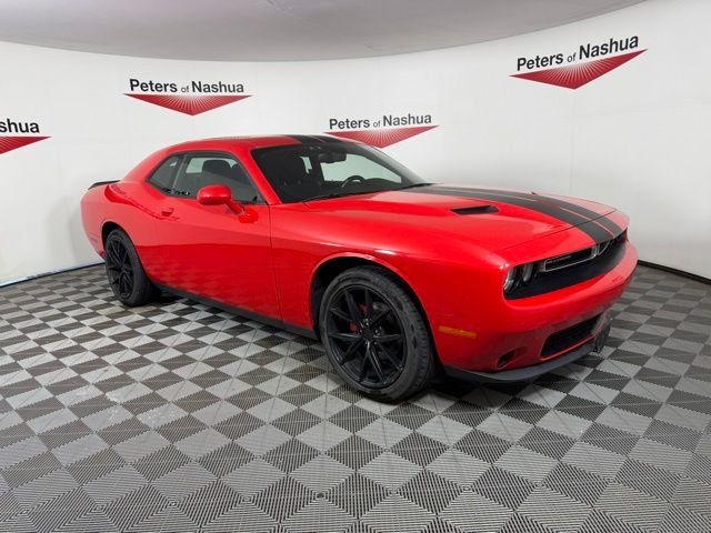 2016 Dodge Challenger SXT's photo